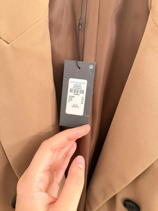 Primark Double-Breasted Camel Blazer with Black Buttons - Picture 4 of 4